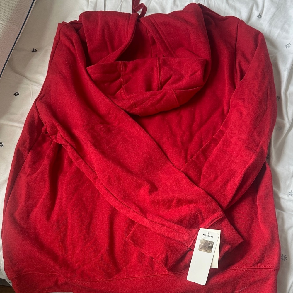 NFL Red Buccaneers Men's Zip Up Jacket NWT - Picture 2 of 2